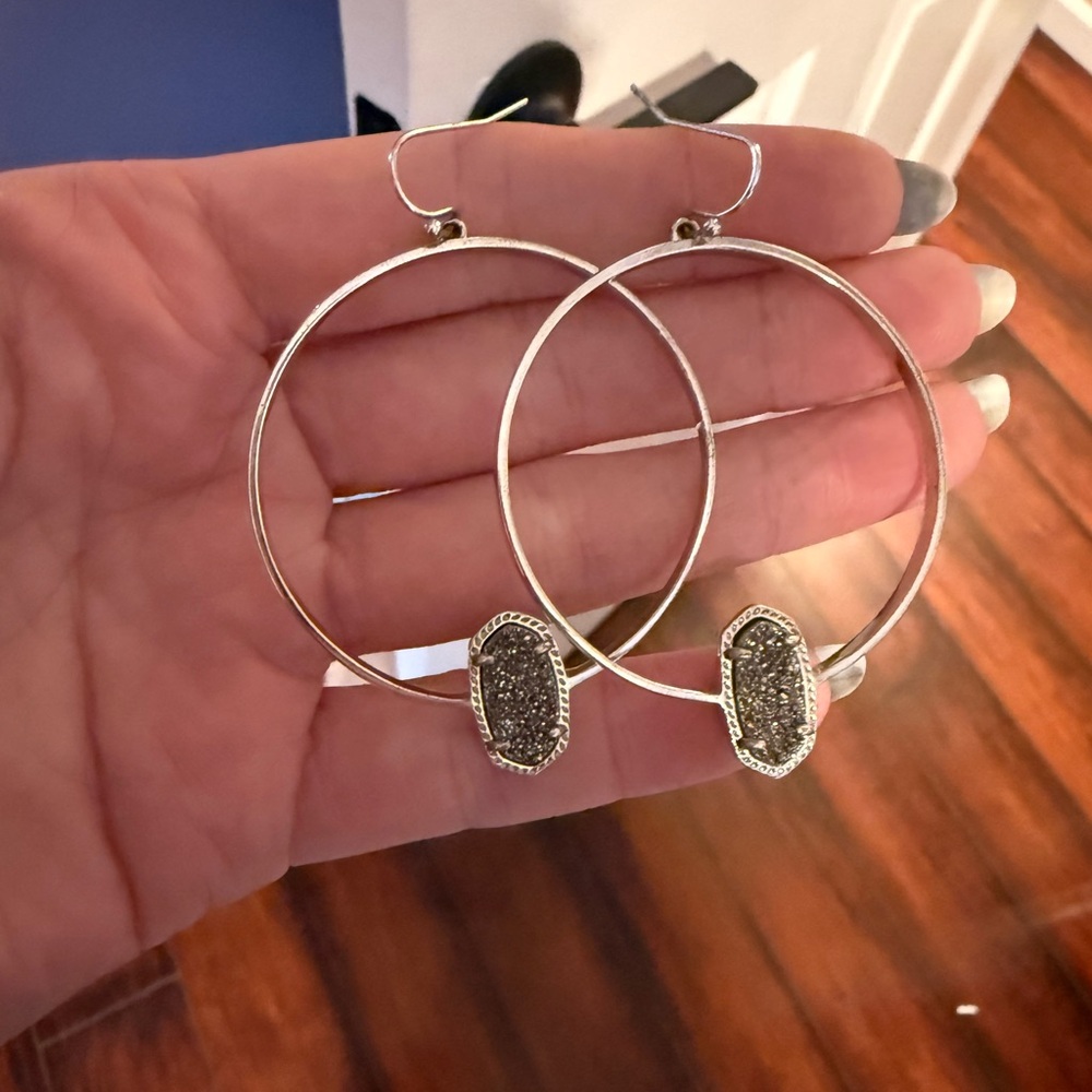 Kendra Scott hoop earrings with sparkly dark gray stone